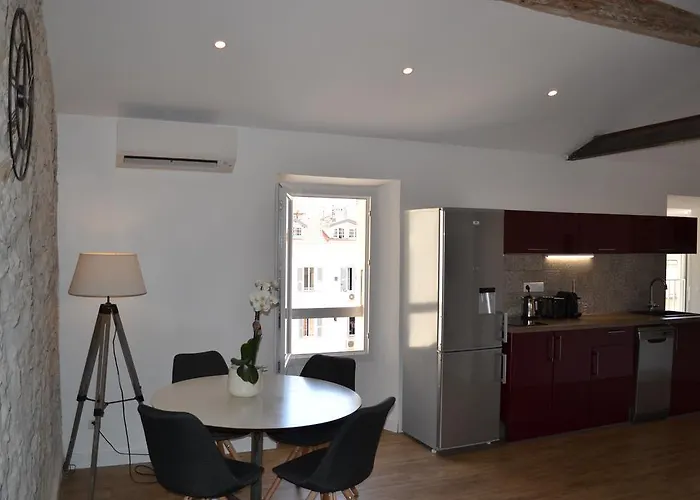 2 Pieces Vagliano شقة *